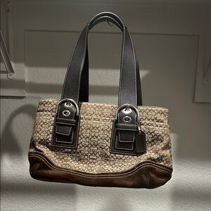 Coach Brown Leather Shoulder Bag with Classic Design
